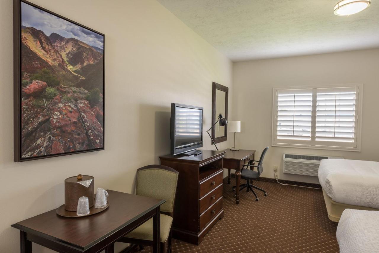 Landmark Inn And Suites فيرنال المظهر الخارجي الصورة